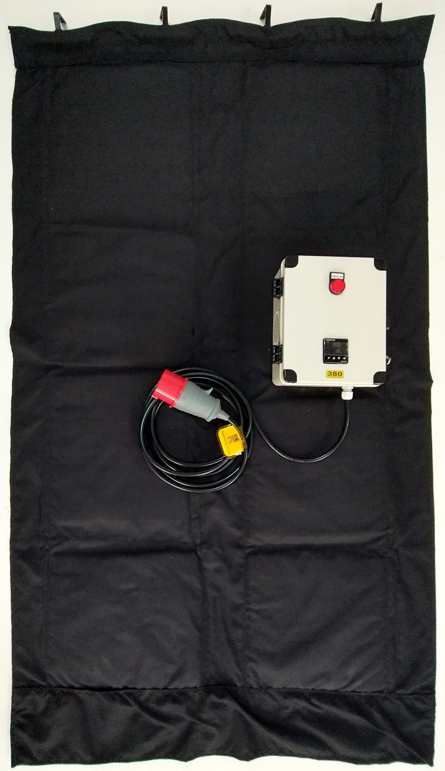 HEATED BLANKET FOR CURING PROCESS